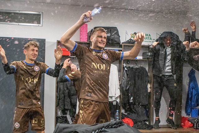 尤为引人注 尤为引人注